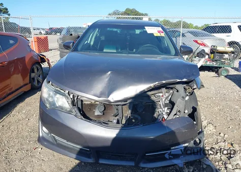 2014 Toyota Camry Se z USA, uszkodzony, nr VIN 4T1BF1FK8EU461271